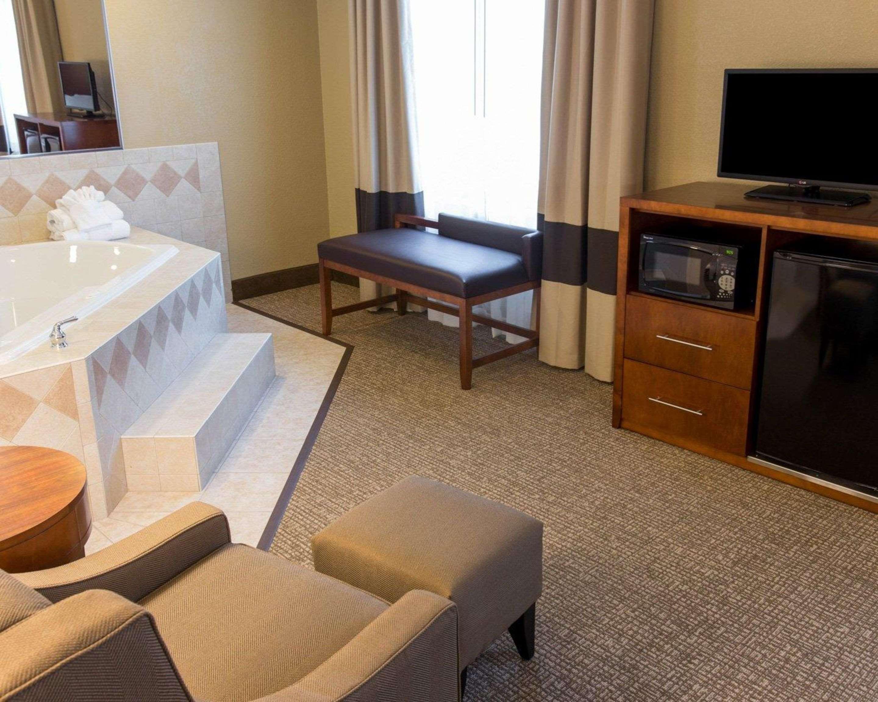 Comfort Suites Grand Rapids South Kentwood Eksteriør billede